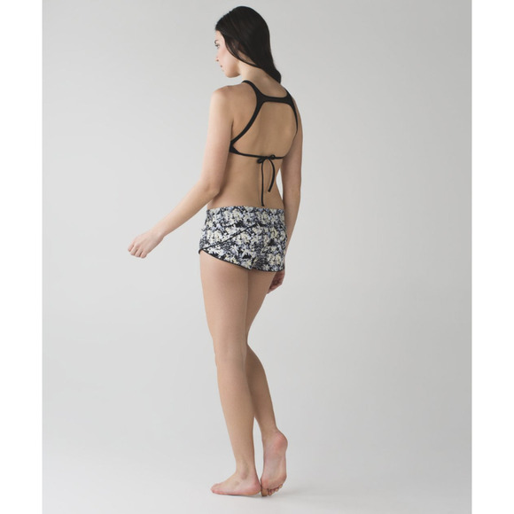 Lululemon Reversible Beach Water Shorts 6 NWOT - Picture 4 of 14